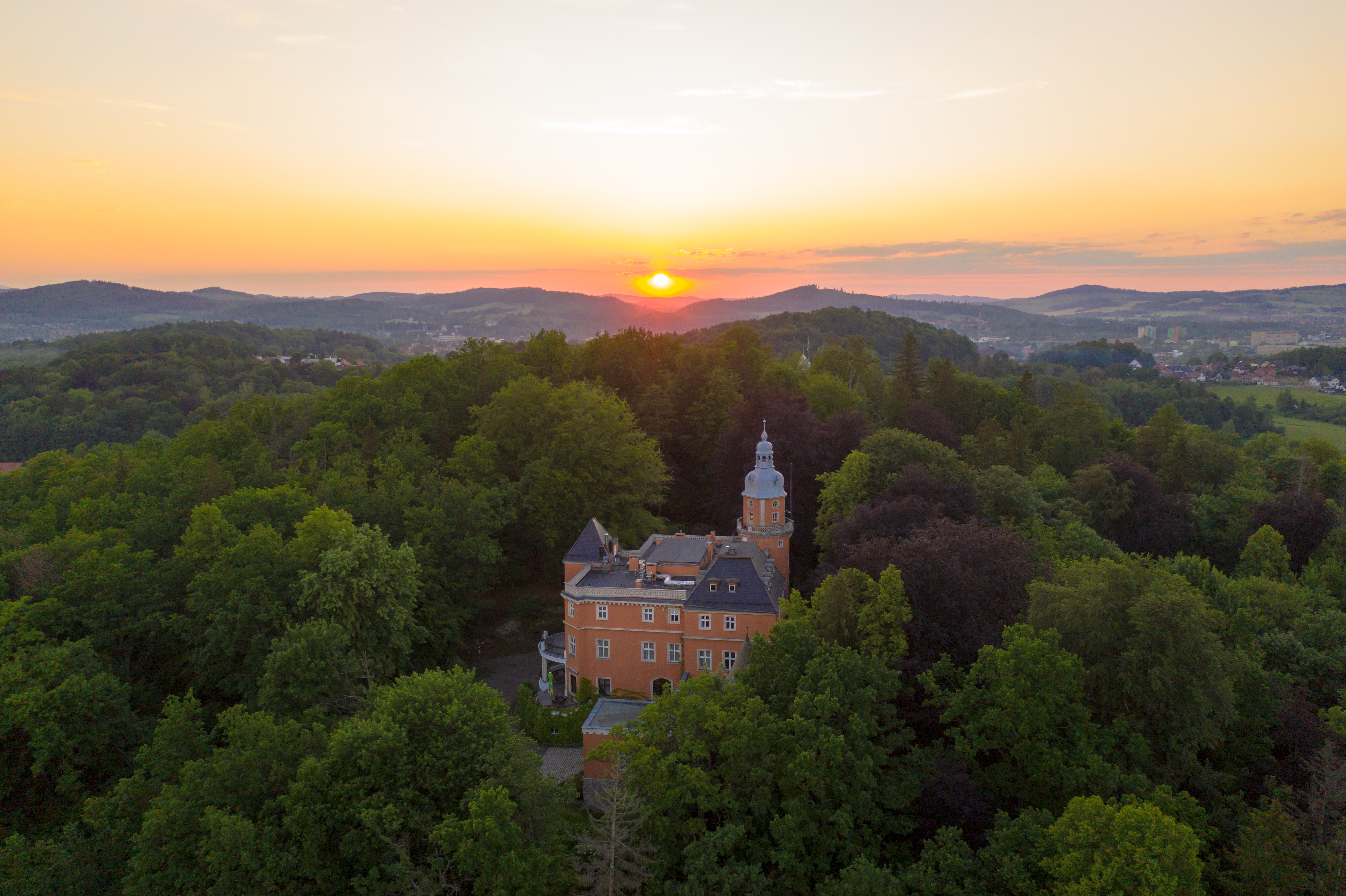 Schloss Paulinum in Hirschberg (Jelenia Gora) steht zum Verkauf